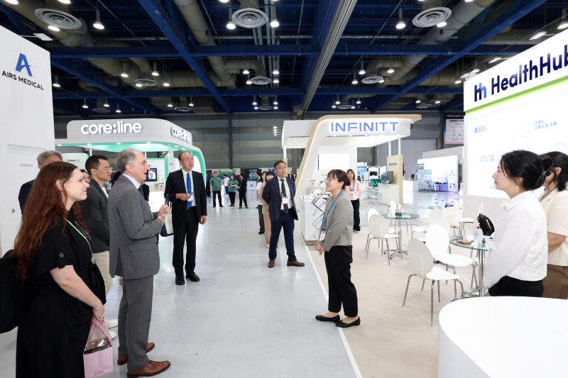 HealthHub Showcased Its Radiology Solutions at KCR 2025 with Great Success